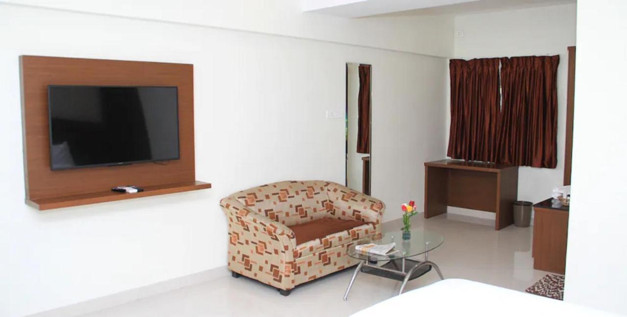 A And M Rooms And Residences เชนไน ภายนอก รูปภาพ